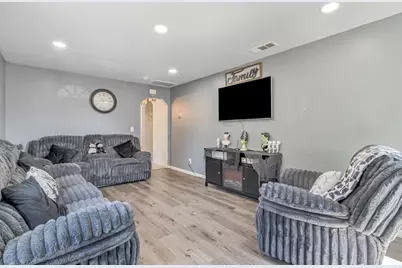 76 Sunset Ct, San Jose, CA 95116 - Photo 3