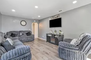 76 Sunset Ct, San Jose, CA 95116 - Photo 3