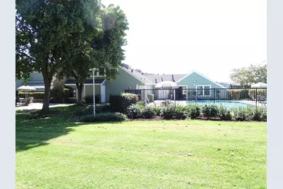 375 S Millpond Dr 375, San Jose, CA 95125 - Photo 9