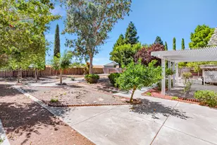 1048 Stillspring Dr, Vacaville, CA 95687 - Photo 47