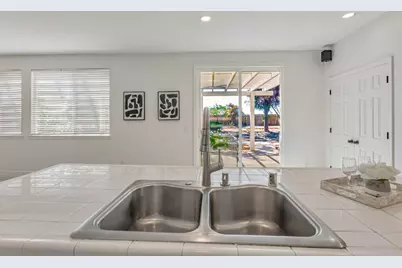 1048 Stillspring Dr, Vacaville, CA 95687 - Photo 11