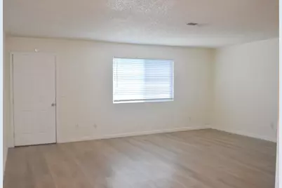 722 E Swain Rd, Stockton, CA 95207 - Photo 9