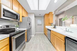 2604 Hastings Shore Ln, Redwood City, CA 94065 - Photo 11