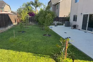 3329 N Shelly Ave, Fresno, CA 93727 - Photo 9