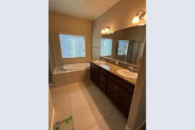 3329 N Shelly Ave, Fresno, CA 93727 - Photo 3