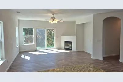 2913 Las Flores Cir, Los Banos, CA 93635 - Photo 3