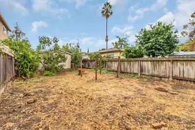 915 E Julian St, San Jose, CA 95112 - Photo 9