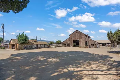 2675 Pacheco Pass Hwy, Gilroy, CA 95020 - Photo 9