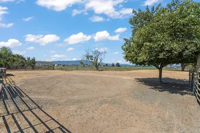 2675 Pacheco Pass Hwy, Gilroy, CA 95020 - Photo 27