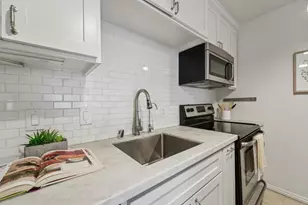 323 Monte Vista Ave 203, Oakland, CA 94611 - Photo 17