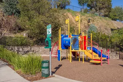 1100 Live Oak Way 1104, Belmont, CA 94002 - Photo 11