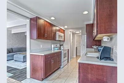 451 Dela Vina Ave 405, Monterey, CA 93940 - Photo 7