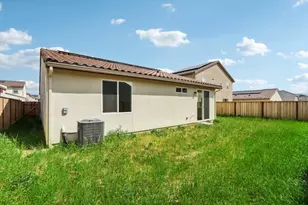 1871 Amaryllis Dr, Hollister, CA 95023 - Photo 35