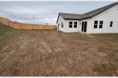 837 Emma Ct, Hollister, CA 95023 - Photo 3