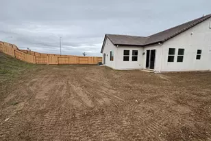 837 Emma Ct, Hollister, CA 95023 - Photo 3