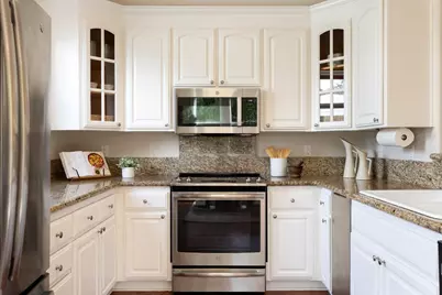 1237 Capuchino Ave 7, Burlingame, CA 94010 - Photo 11