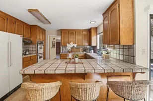 701 Christine Dr, Palo Alto, CA 94303 - Photo 9