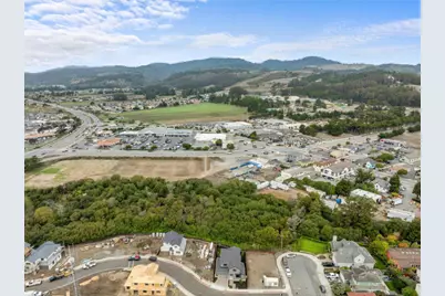 587 Creekside Ct, Half Moon Bay, CA 94019 - Photo 49