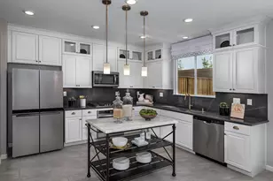 1910 Peony St, Hollister, CA 95023 - Photo 7