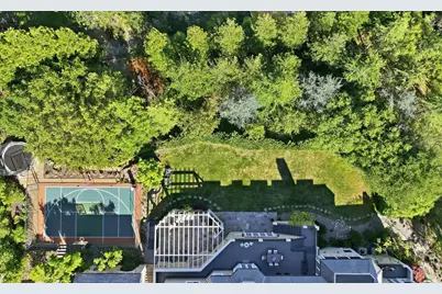 1215 Tournament Dr, Hillsborough, CA 94010 - Photo 201