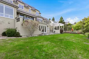 1215 Tournament Dr, Hillsborough, CA 94010 - Photo 173