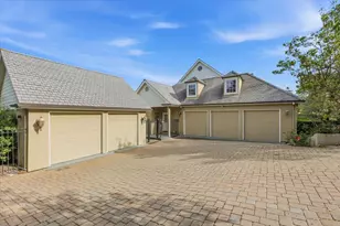 1215 Tournament Dr, Hillsborough, CA 94010 - Photo 165