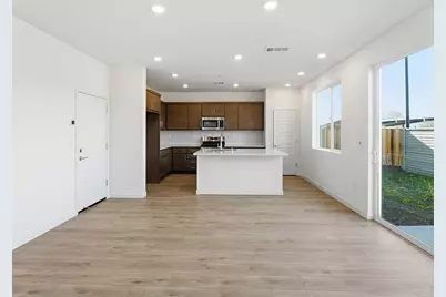 104 Dogwood St, Hollister, CA 95023 - Photo 3