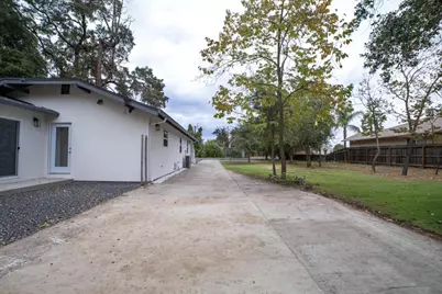 417 Laurel Ave, Modesto, CA 95351 - Photo 9