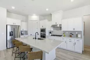 208 Luna Wy, Hollister, CA 95023 - Photo 9