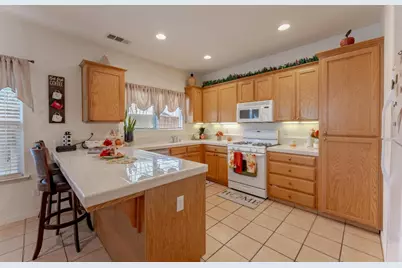 2919 Las Flores Cir, Los Banos, CA 93635 - Photo 9