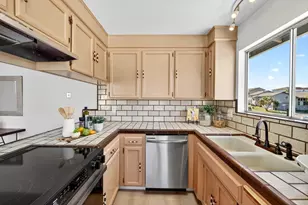 18848 Eisenhower St, Salinas, CA 93906 - Photo 7