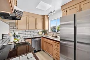 18848 Eisenhower St, Salinas, CA 93906 - Photo 9