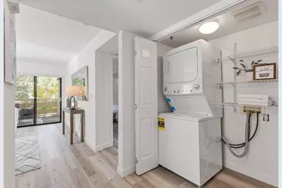 576 W Parr Ave 1, Los Gatos, CA 95032 - Photo 17