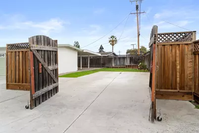 13861 Highwood Dr, San Jose, CA 95127 - Photo 27