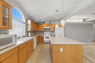 1085 Tasman Dr 201, Sunnyvale, CA 94089 - Photo 11