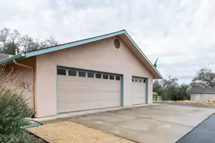 41508 Roaring River Ct, Coarsegold, CA 93614 - Photo 9