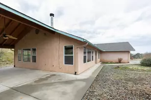 41508 Roaring River Ct, Coarsegold, CA 93614 - Photo 17