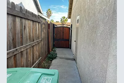 831 El Pinal Ln, Los Banos, CA 93635 - Photo 5