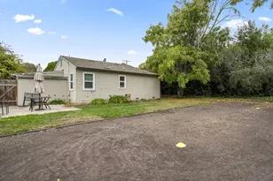 2262 Louis Rd, Palo Alto, CA 94303 - Photo 27