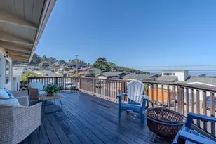820 Edgemar Ave Upstairs, Pacifica, CA 94044 - Photo 1