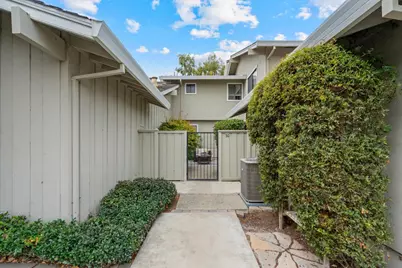 30 Donnas Ln, Hollister, CA 95023 - Photo 3