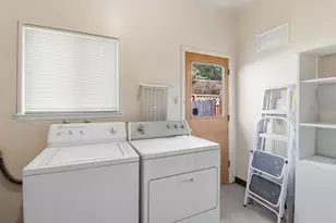 1001 Maywood Dr, Belmont, CA 94002 - Photo 31