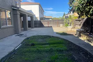 8747 Gessnger Dr, Elk Grove, CA 95624 - Photo 13