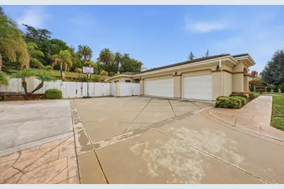 2000 Wellington Dr, Milpitas, CA 95035 - Photo 5