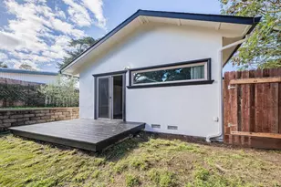 1113 Presidio Blvd, Pacific Grove, CA 93950 - Photo 15