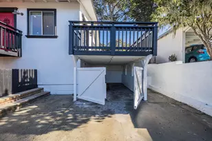 1113 Presidio Blvd, Pacific Grove, CA 93950 - Photo 33