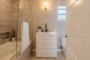 1113 Presidio Blvd, Pacific Grove, CA 93950 - Photo 17