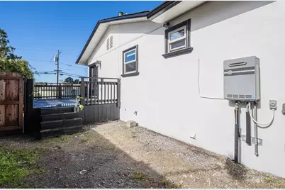 1113 Presidio Blvd, Pacific Grove, CA 93950 - Photo 29