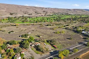 9610 Monterey Rd, Morgan Hill, CA 95037 - Photo 21