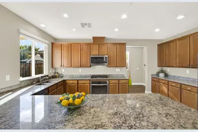 307 Maverick Dr, Vacaville, CA 95687 - Photo 7